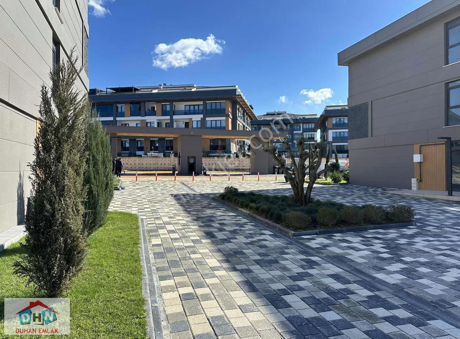 Duhan Emlak'tan Premium Lounge Sitesinde Satılık Köşe Arakat 1+1 - Görsel 3