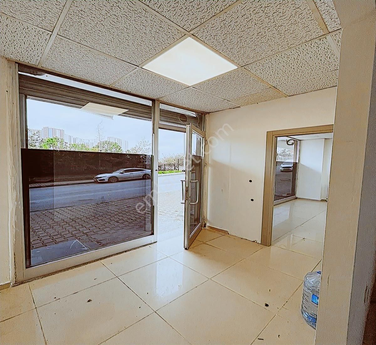 Esenyurt Metrobüs Bölgesi Kiralık Emlak Veya Dükkana Uygun Depol - Görsel 8