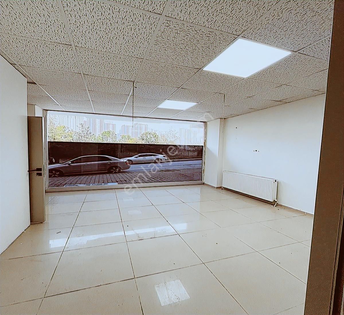 Esenyurt Metrobüs Bölgesi Kiralık Emlak Veya Dükkana Uygun Depol - Görsel 3