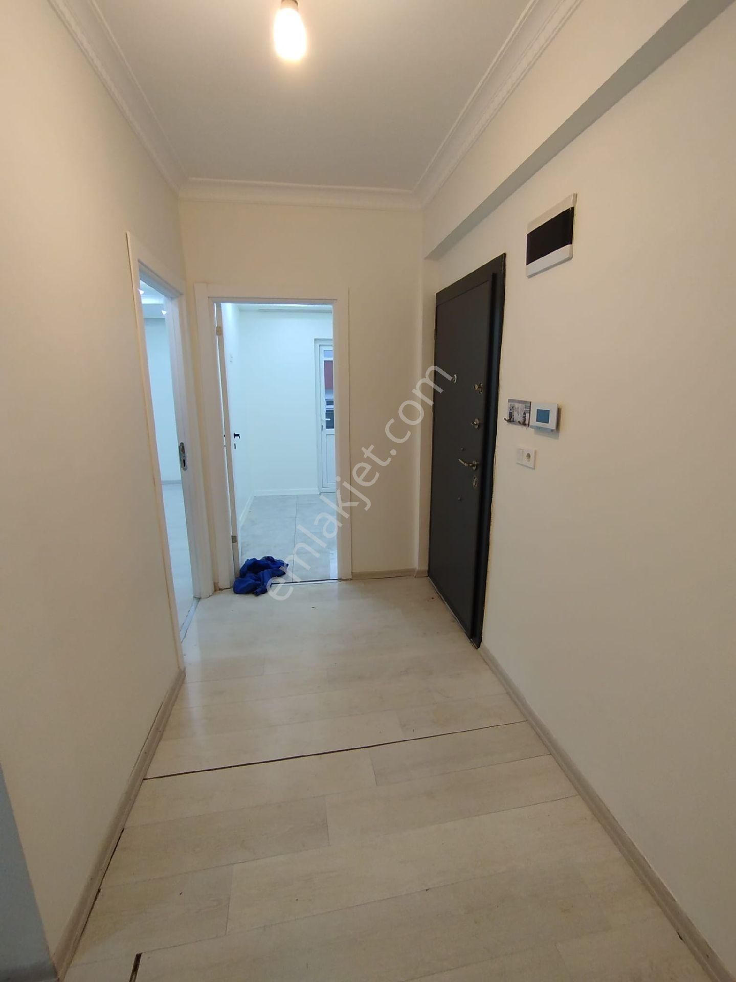 Sultançiftliği Mah.tranvay Dibinde 2+1 Yeni Bina Orta Kat