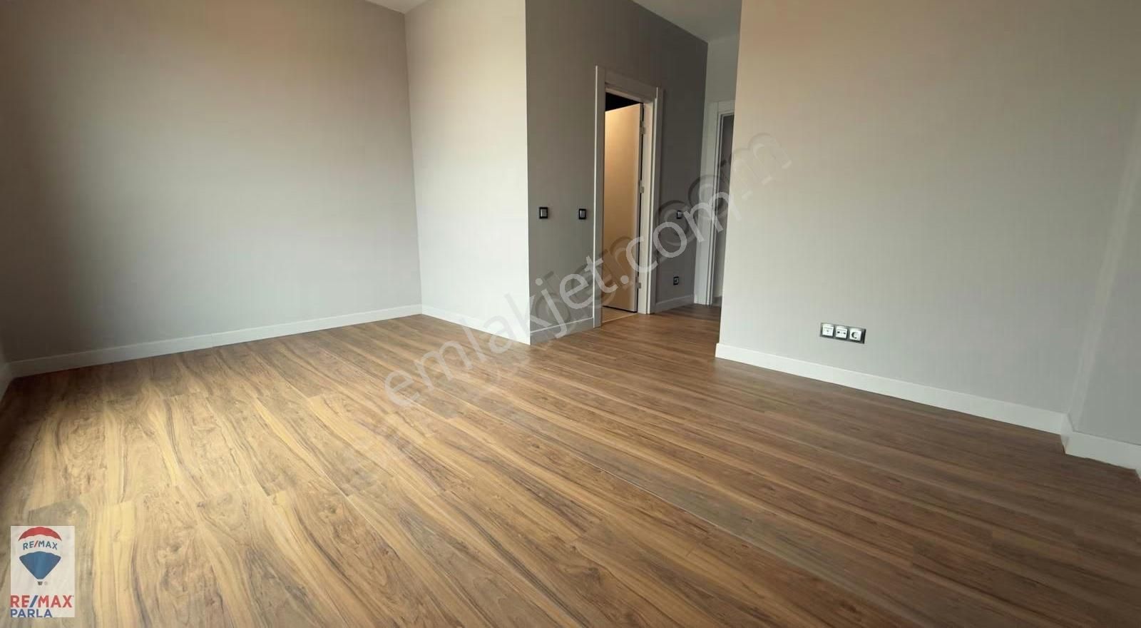 Canik Şehr-i Bahçe Bölge Uzmanı Rahşan Çam'dan Satılık Geniş 3+1 - Görsel 4