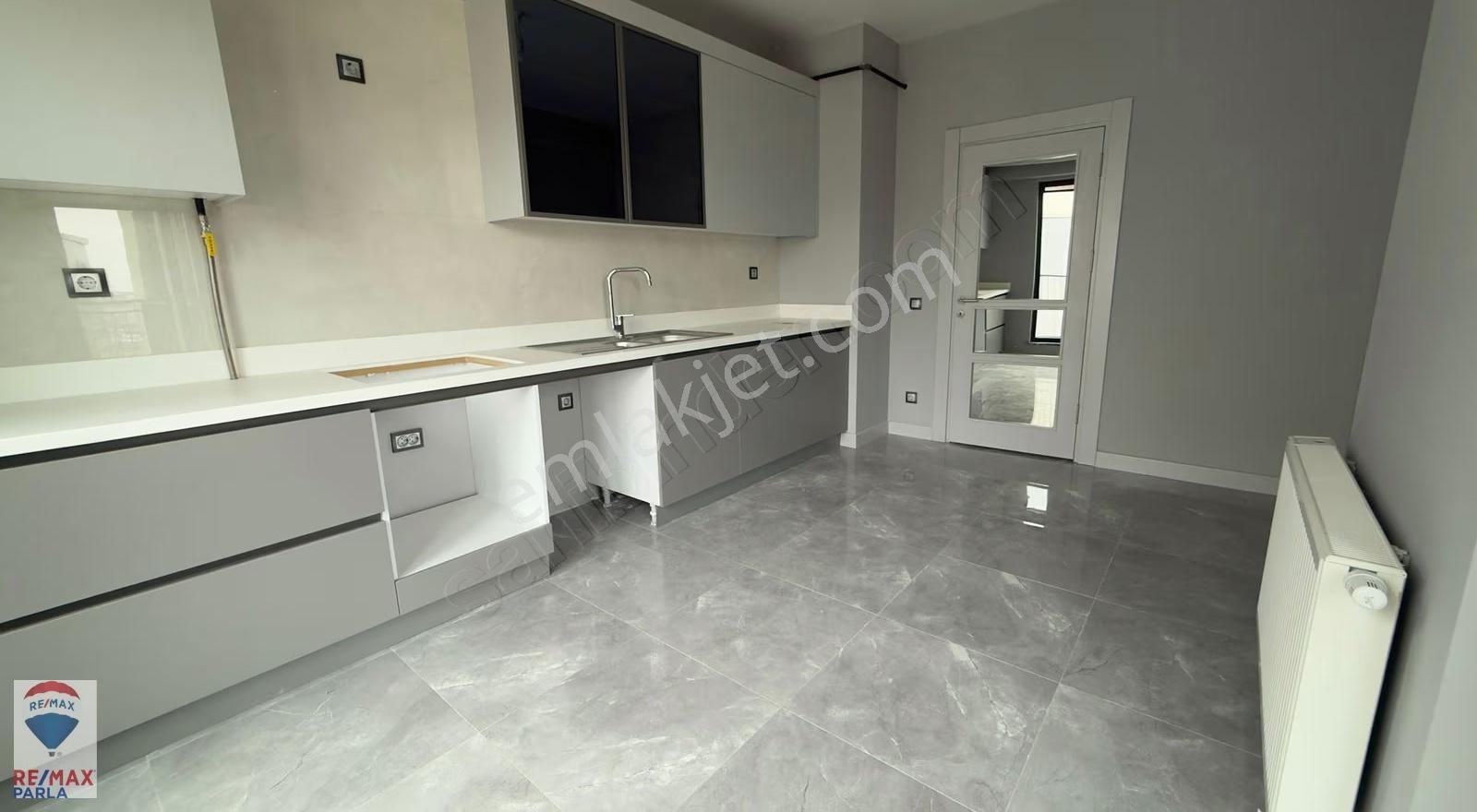 Canik Şehr-i Bahçe Bölge Uzmanı Rahşan Çam'dan Satılık Geniş 3+1 - Görsel 33