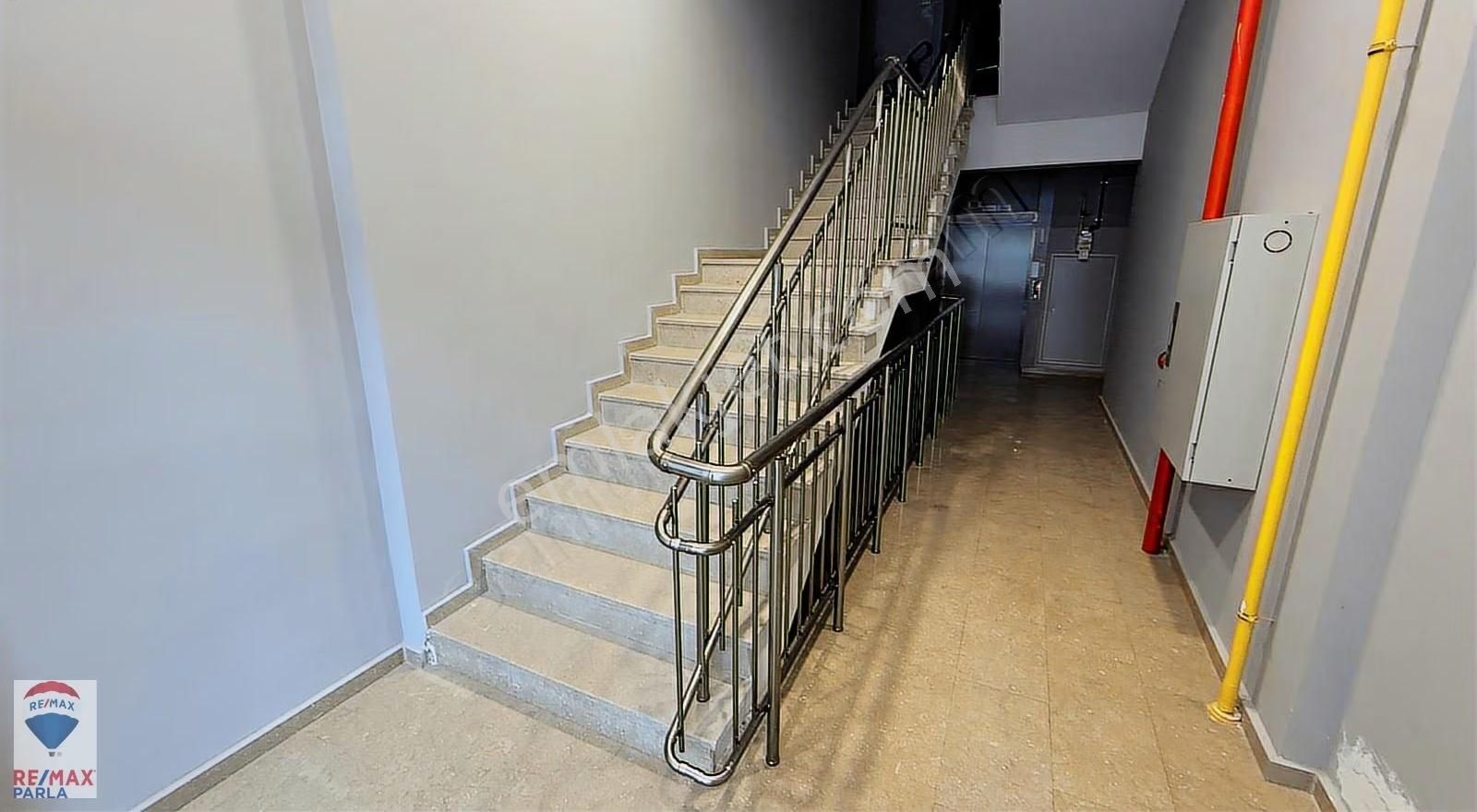 Canik Şehr-i Bahçe Bölge Uzmanı Rahşan Çam'dan Satılık Geniş 3+1 - Görsel 6