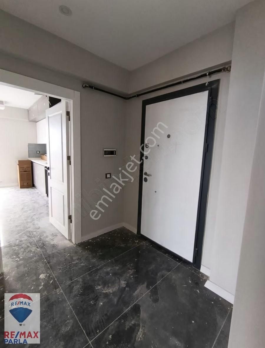 Remaxparla Dan Dejız Manzaralı Satılık Genıs 3+1 - Görsel 4