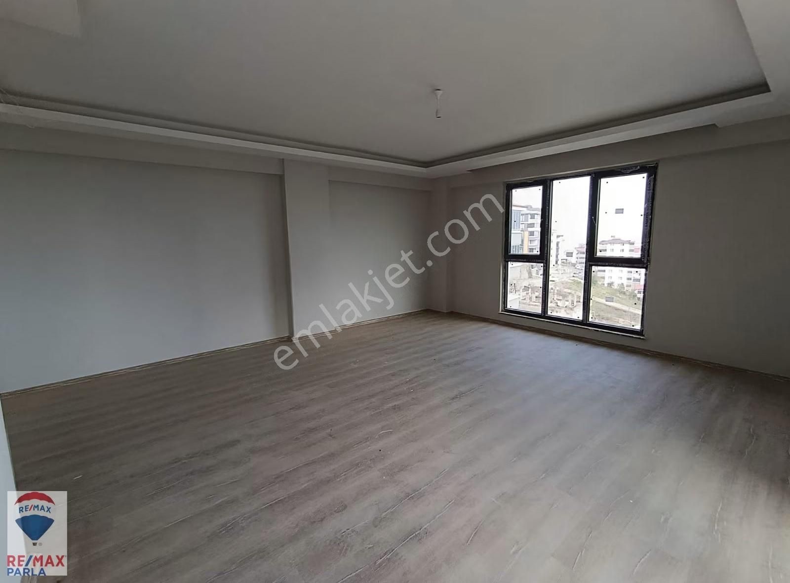 Remaxparla Dan Dejız Manzaralı Satılık Genıs 3+1 - Görsel 2