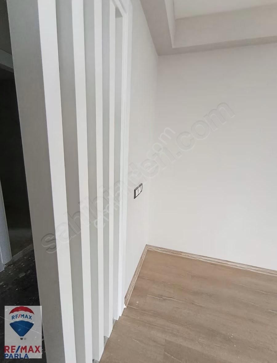 Remaxparla Dan Dejız Manzaralı Satılık Genıs 3+1 - Görsel 3