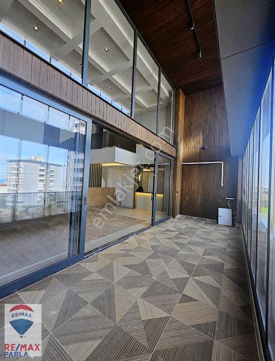 Alanlı Doğumak Tower'da Yüksek Kredili 3+1 Loft Ultralüks Daire - Görsel 13