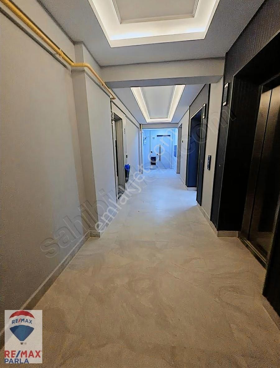 Alanlı Doğumak Tower'da Ultralüks 3+1 Daire - Görsel 24