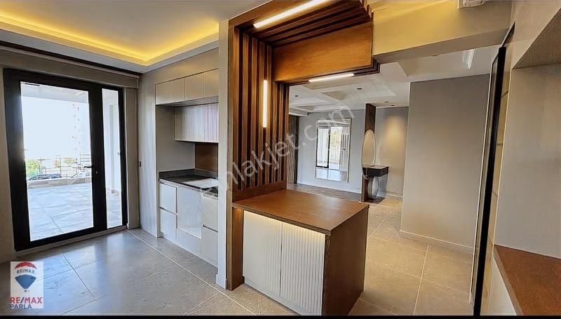 Alanlı Doğumak Tower'da Ultralüks 3+1 Daire - Görsel 12