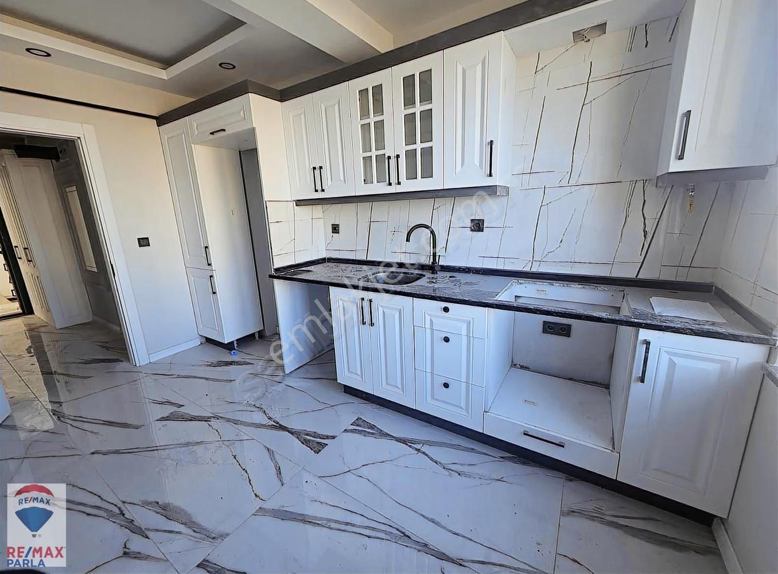 Büyükkolpınar'da Deniz Manzaralı Satılık Fırsat 2+1 Daire - Görsel 26