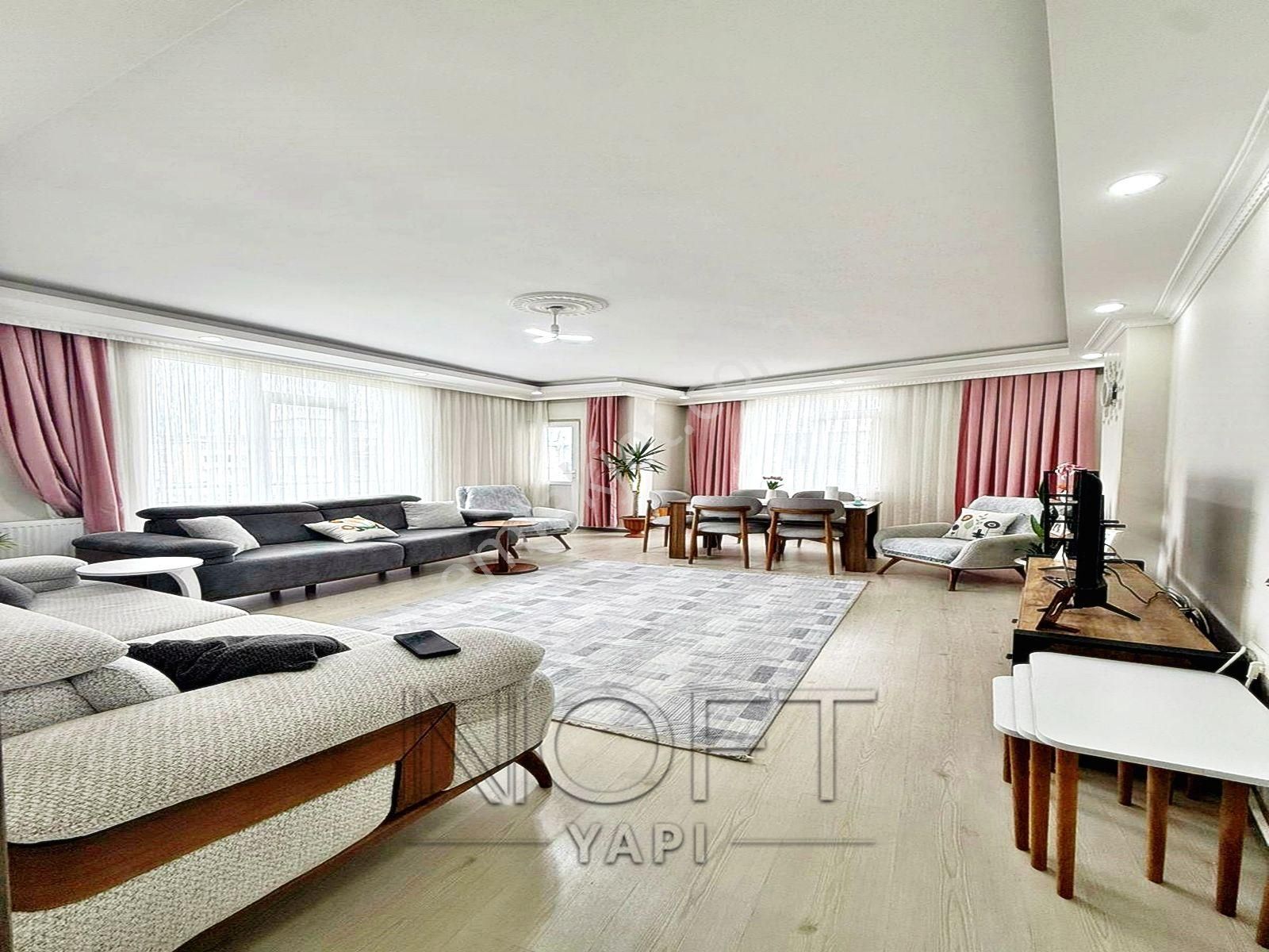 Esenyurt Kıraç Hürriyet Mahallesi Satılık 2+1 120 M² Arakat Daire Güney Cephe Geniş Ve Ferah Fırsat