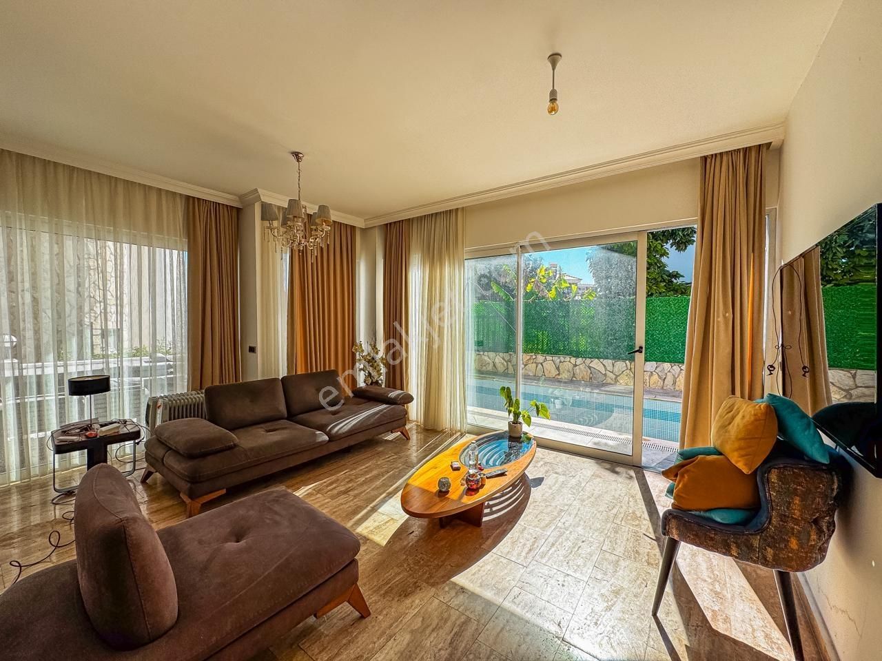 Alanya Tepe'de Manzaralı 3+1 Lüks Villa Geniş Yaşam Alanı - Görsel 16