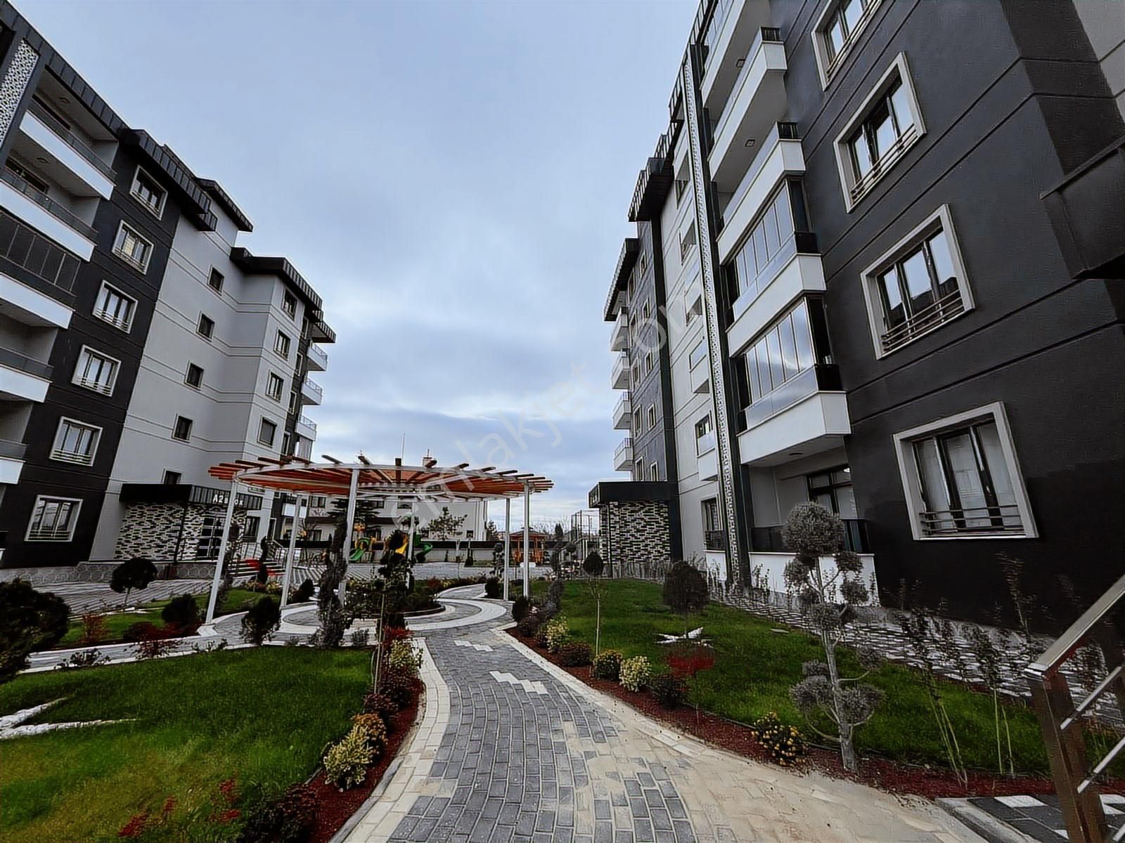 Büyükkumköprü Caddesinde Sıfır 3+1 Tam Donanımlı Daire - Görsel 15