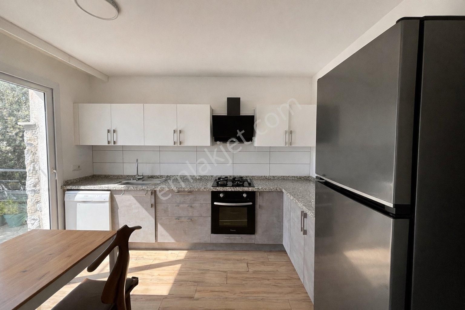 Bodrum Merkezde Yıllık Kiralık 3+1 Büyük Tipi Daire - Görsel 18