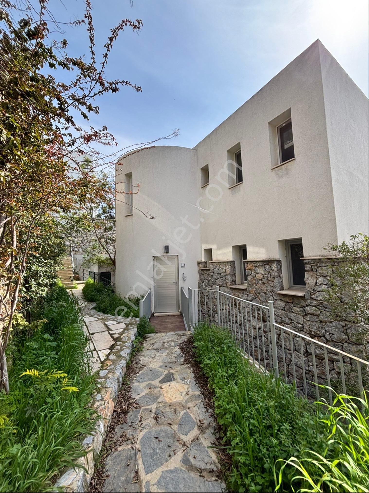 Bodrum Merkezde Yıllık Kiralık 3+1 Büyük Tipi Daire - Görsel 2