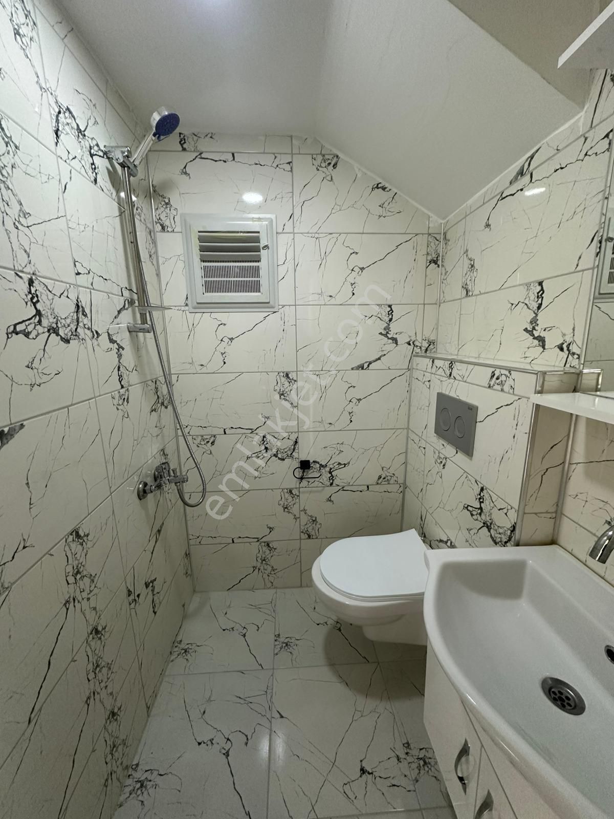 Sütlüce Mahallesinde Kiralık 3+1 Daire - Görsel 23