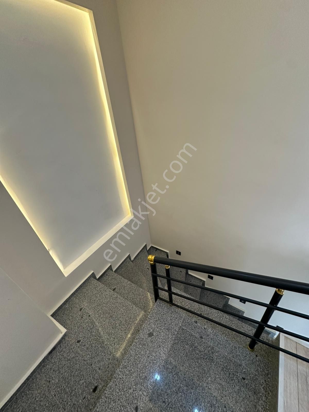 Sütlüce Mahallesinde Kiralık 3+1 Daire - Görsel 30