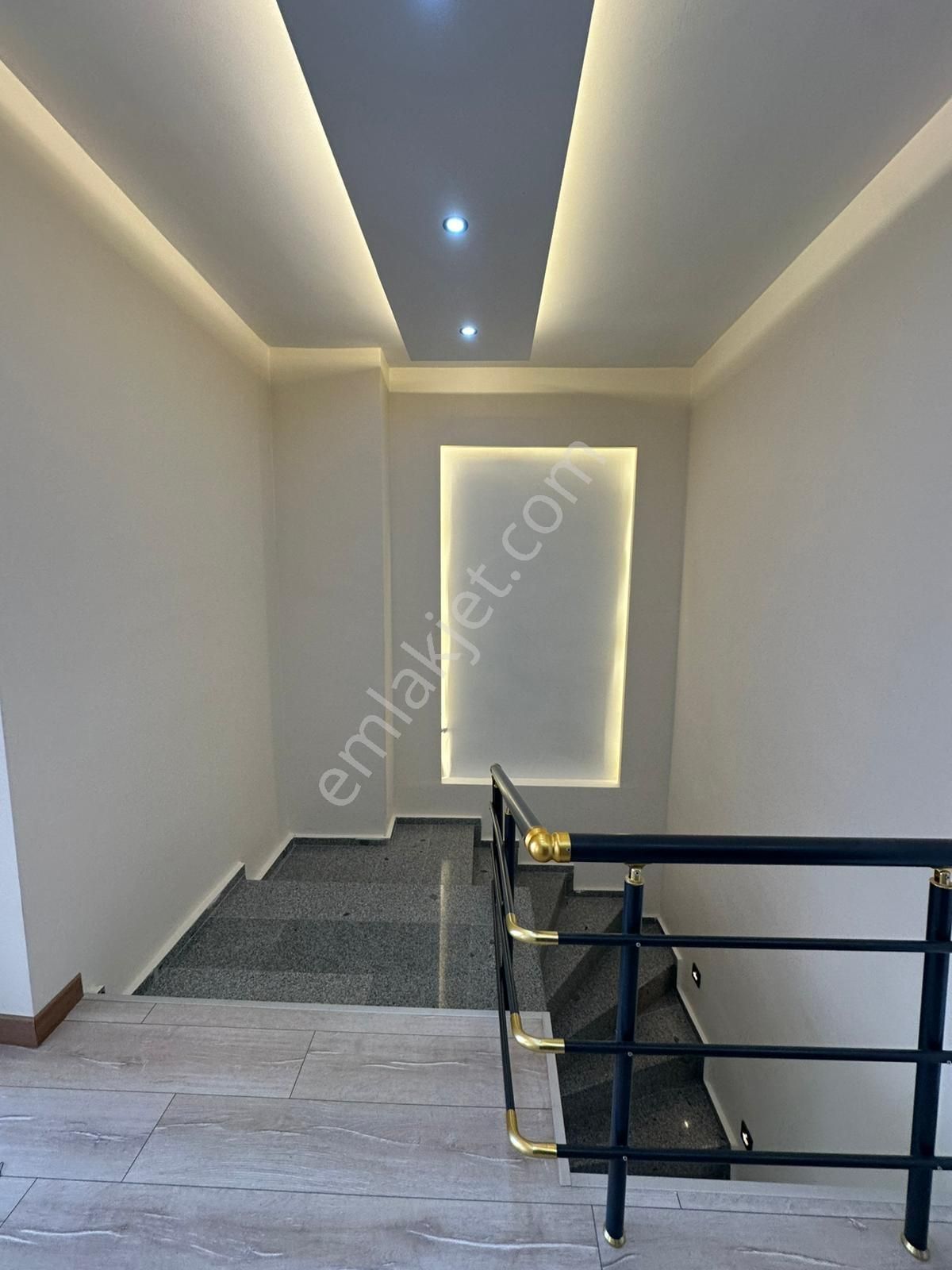 Sütlüce Mahallesinde Kiralık 3+1 Daire - Görsel 16