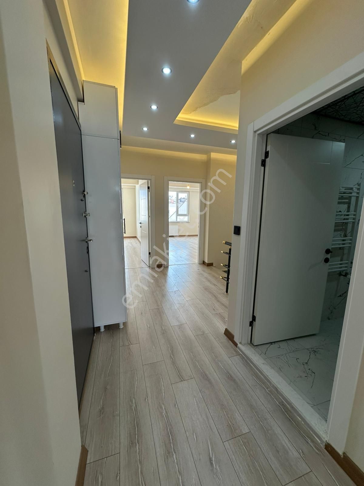 Sütlüce Mahallesinde Kiralık 3+1 Daire - Görsel 21