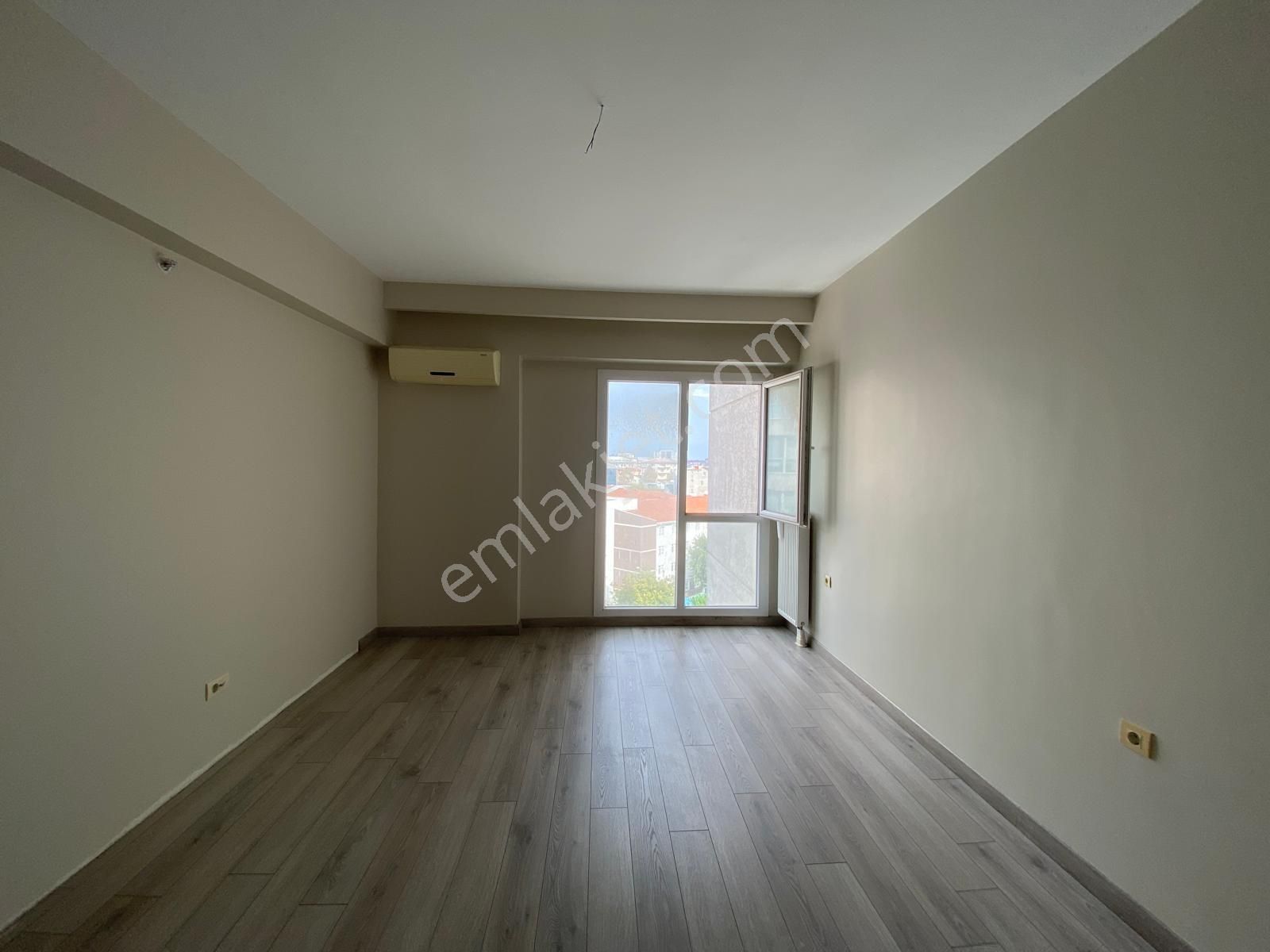 Re/max Dan Güneşli Park Gardenya Sitesinde 3,5+1 Kiralık Daire - Görsel 4