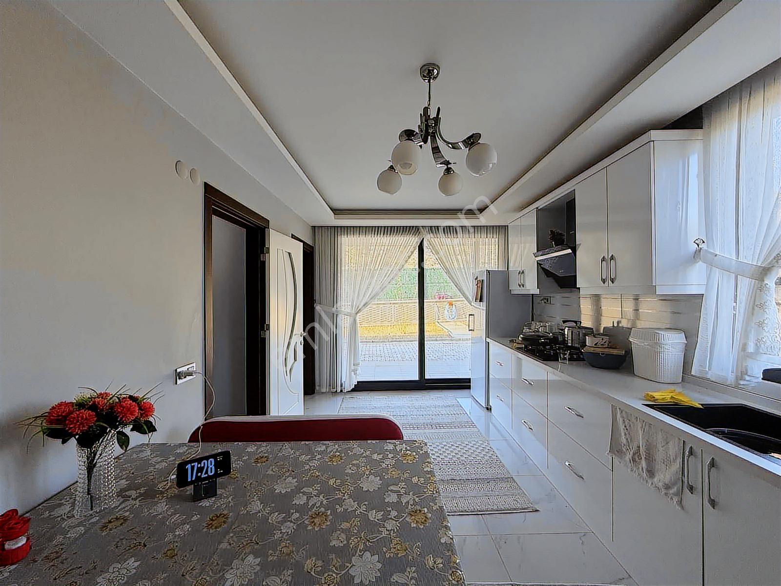 Remax Pin'den Kızılcaköyde 60 Metre Yol Cepheli Havuzlu Villa - Görsel 20