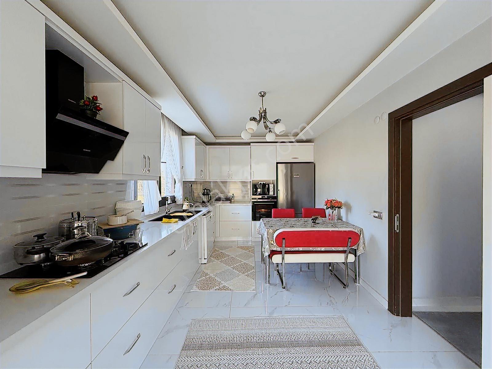 Remax Pin'den Kızılcaköyde 60 Metre Yol Cepheli Havuzlu Villa - Görsel 12