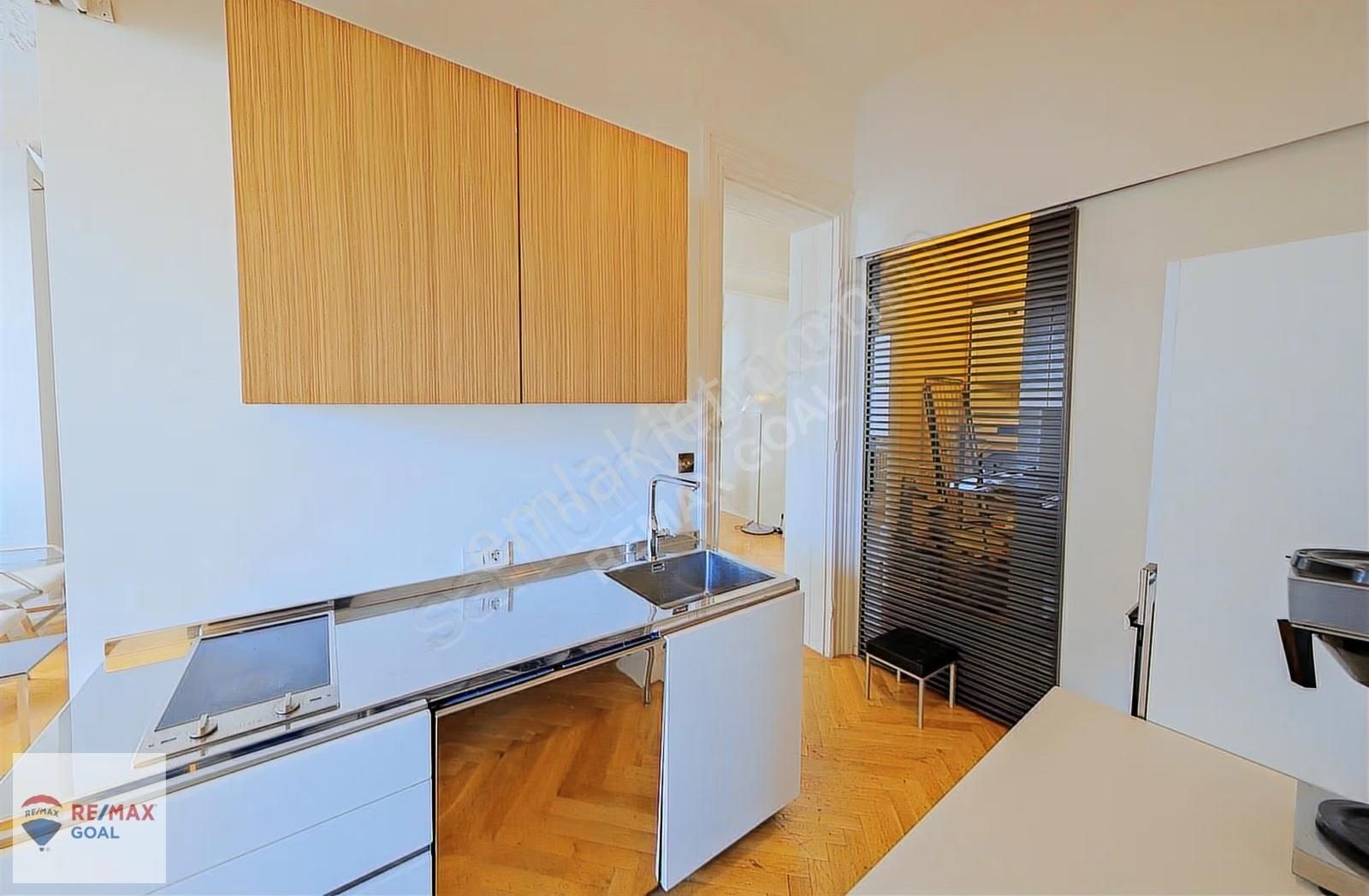 Galata Kulesine Komşu Tarihi Binada Satılık 3+1 Daire - Görsel 32