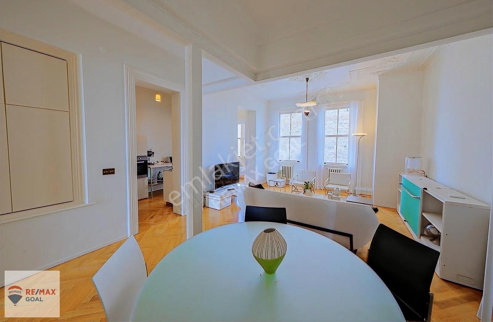 Galata Kulesine Komşu Tarihi Binada Satılık 3+1 Daire - Görsel 12