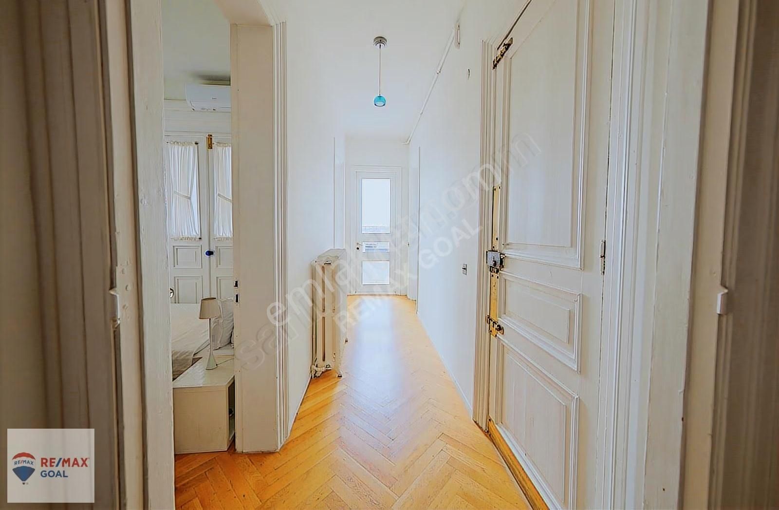 Galata Kulesine Komşu Tarihi Binada Satılık 3+1 Daire - Görsel 11