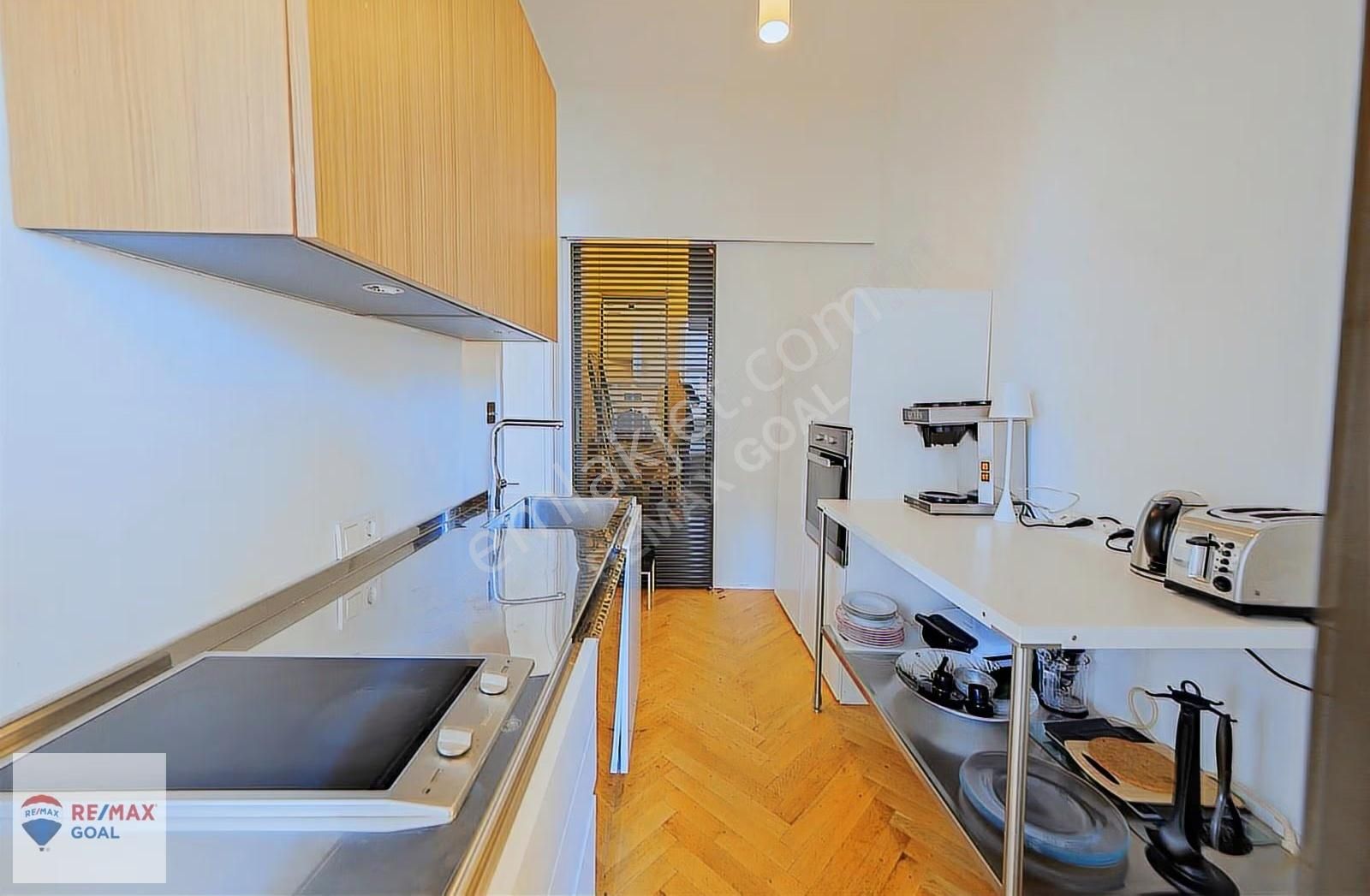 Galata Kulesine Komşu Tarihi Binada Satılık 3+1 Daire - Görsel 25