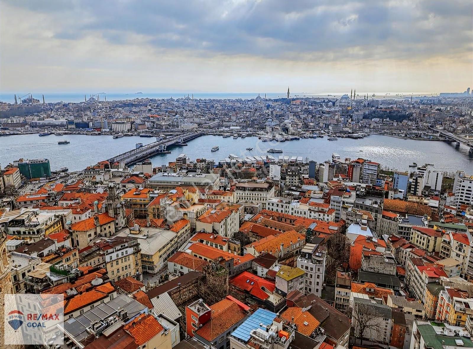 Galata Kulesine Komşu Tarihi Binada Satılık 3+1 Daire - Görsel 35