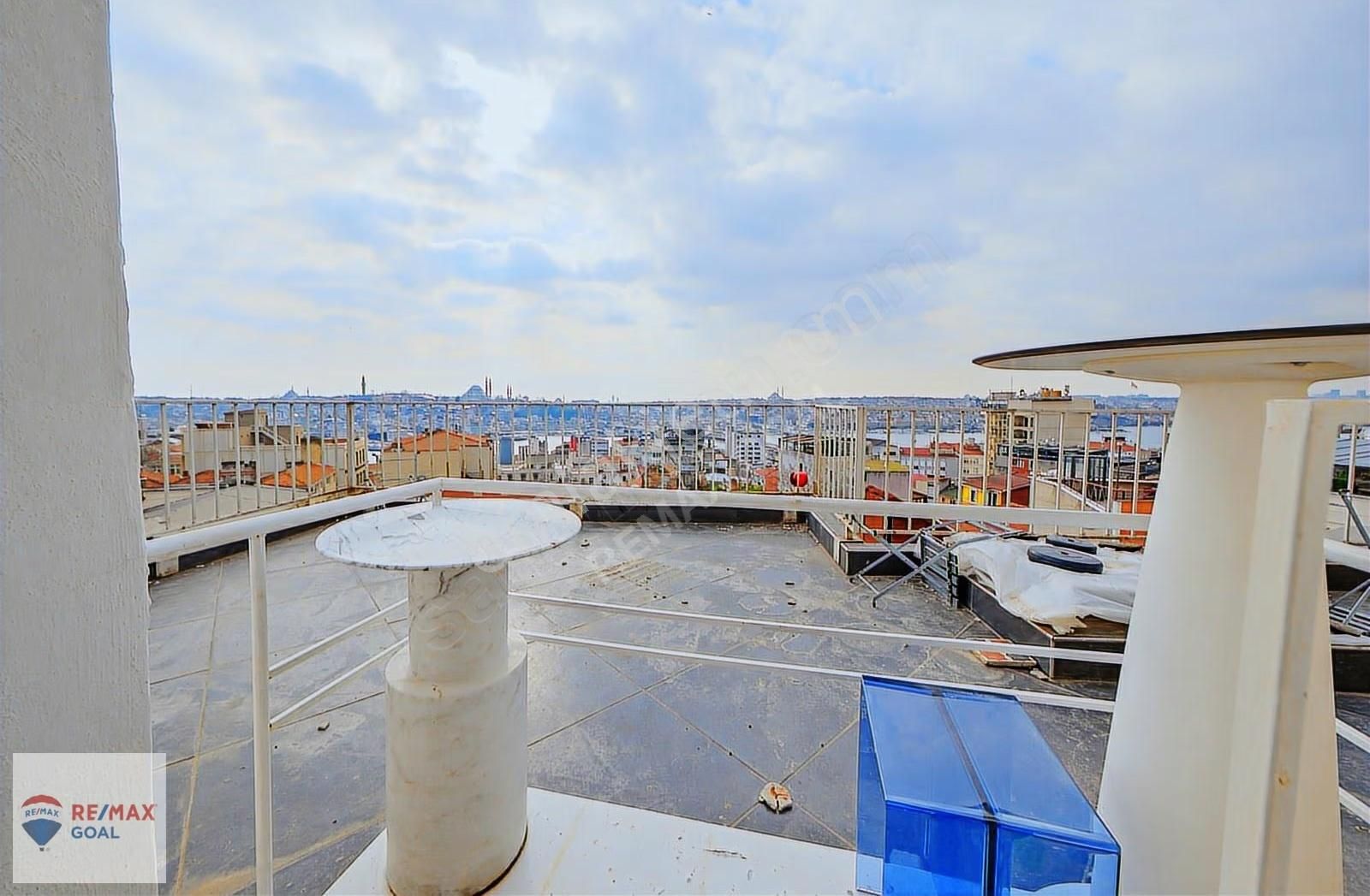 Galata Kulesine Komşu Tarihi Binada Satılık 3+1 Daire - Görsel 19