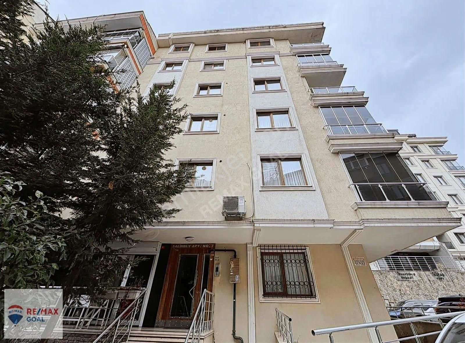 Beşiktaş Dikilitaş'ta Bahçeli 1+1 Harika Konumda Nadir Fırsat