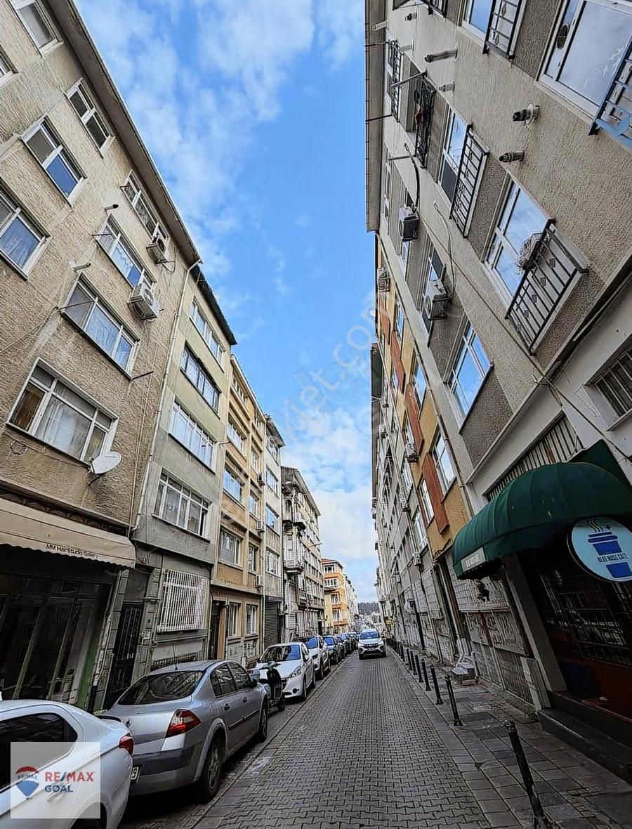 Kadıköy Rasımpaşa 'da Eşyalı 2+1 Kiralık Daıre