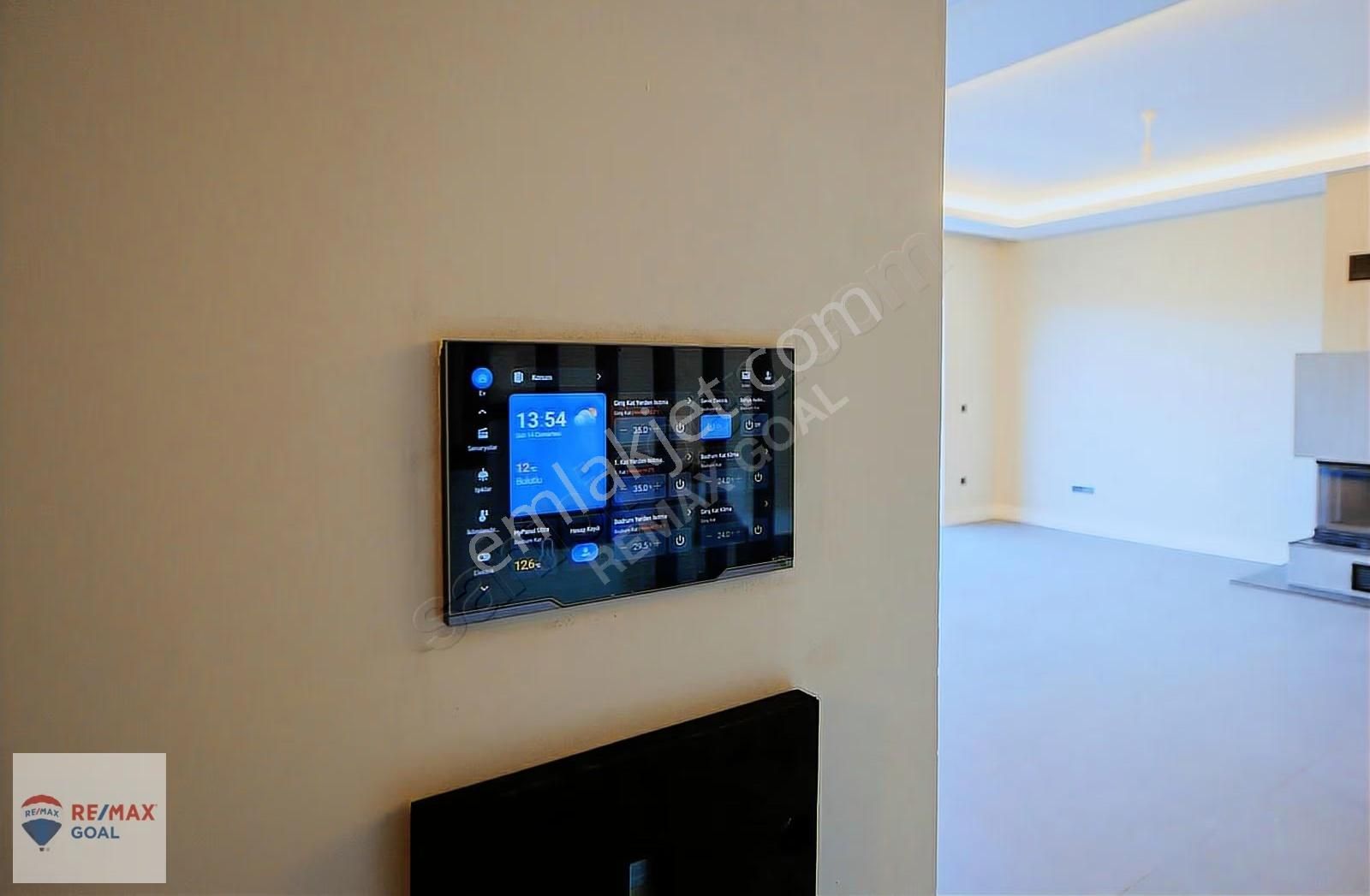 Vadi Zekeriyaköy'de 3 Katlı, Şömineli, Özel Bahçeli 194 M² 4+1 - Görsel 33