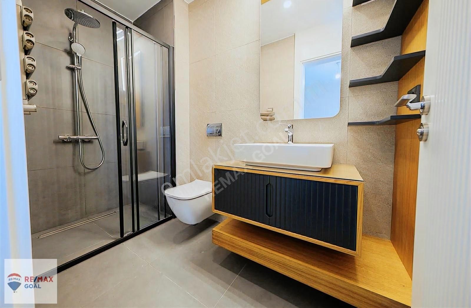 Vadi Zekeriyaköy'de 3 Katlı, Şömineli, Özel Bahçeli 194 M² 4+1 - Görsel 15