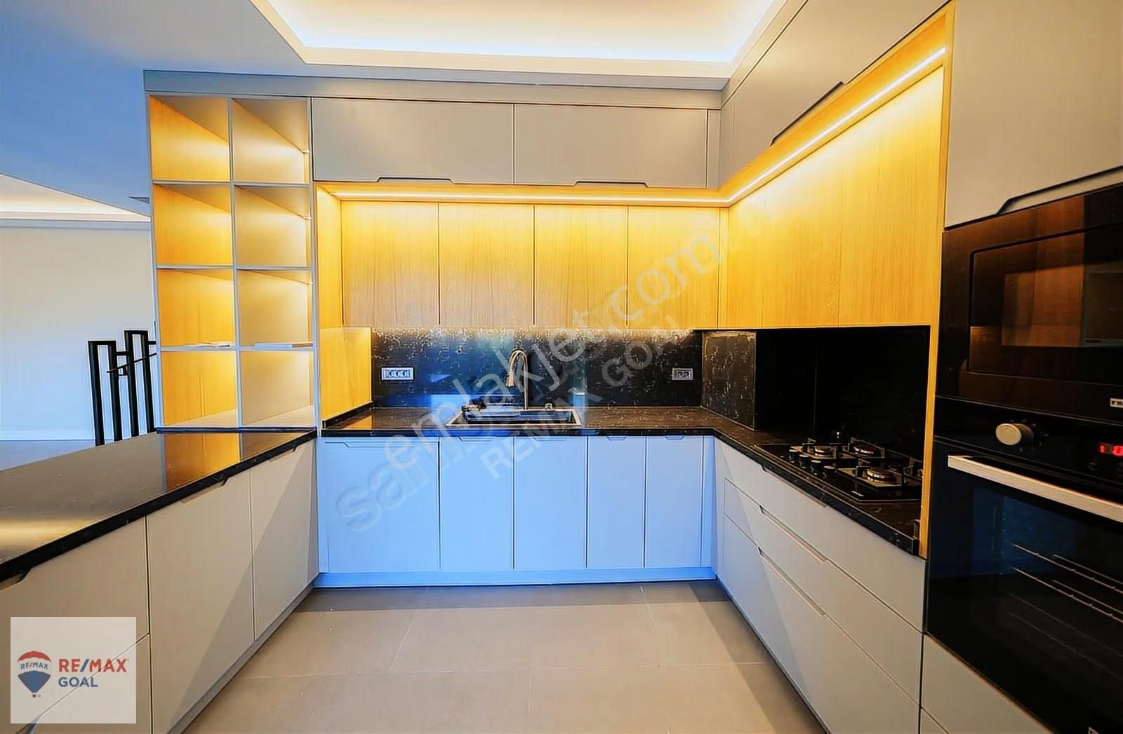 Vadi Zekeriyaköy'de 3 Katlı, Şömineli, Özel Bahçeli 194 M² 4+1 - Görsel 3