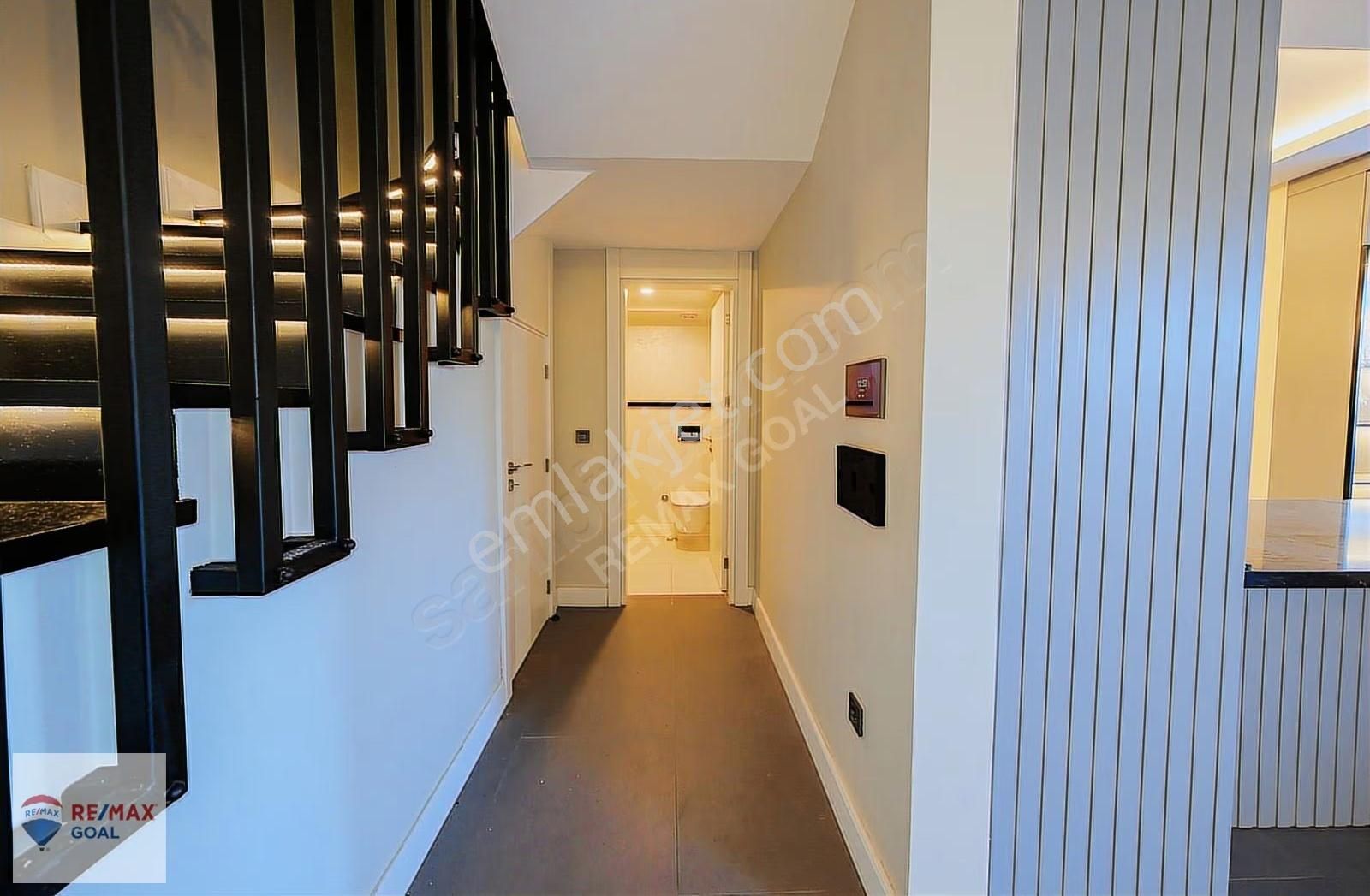 Vadi Zekeriyaköy'de 3 Katlı, Şömineli, Özel Bahçeli 194 M² 4+1 - Görsel 14