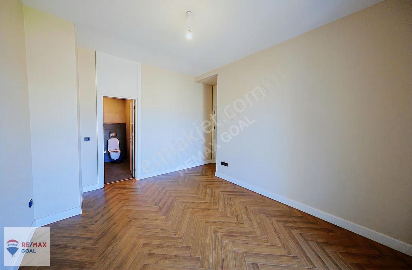 Vadi Zekeriyaköy'de 3 Katlı, Şömineli, Özel Bahçeli 194 M² 4+1 - Görsel 29