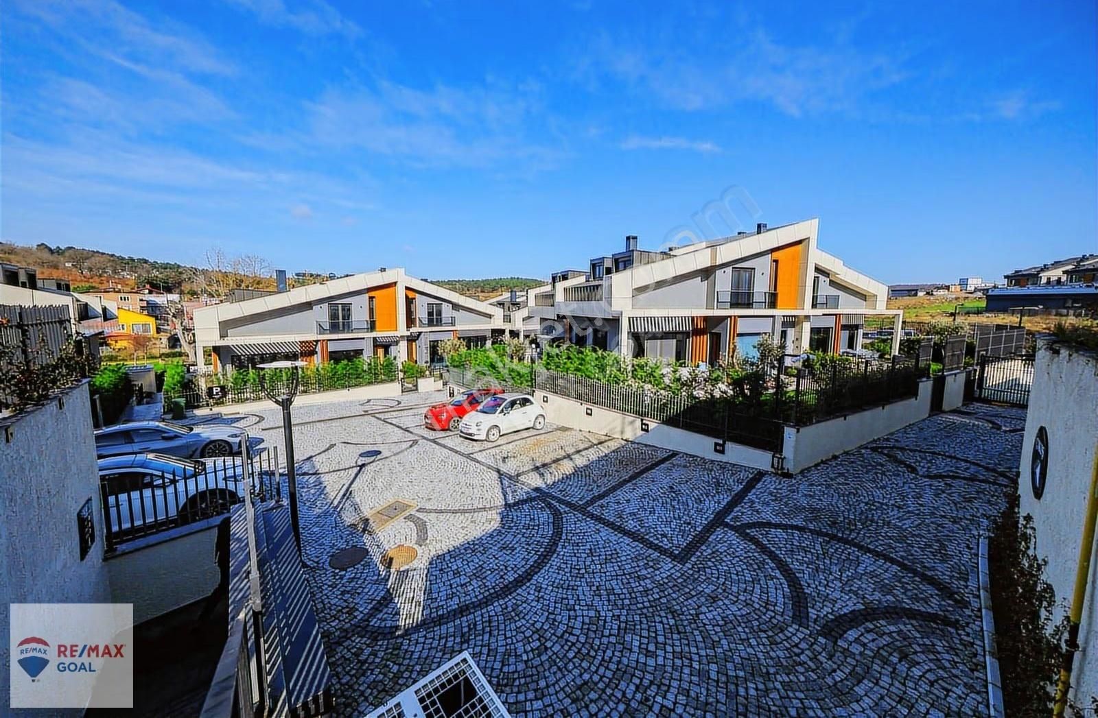 Vadi Zekeriyaköy'de 3 Katlı, Şömineli, Özel Bahçeli 194 M² 4+1 - Görsel 24