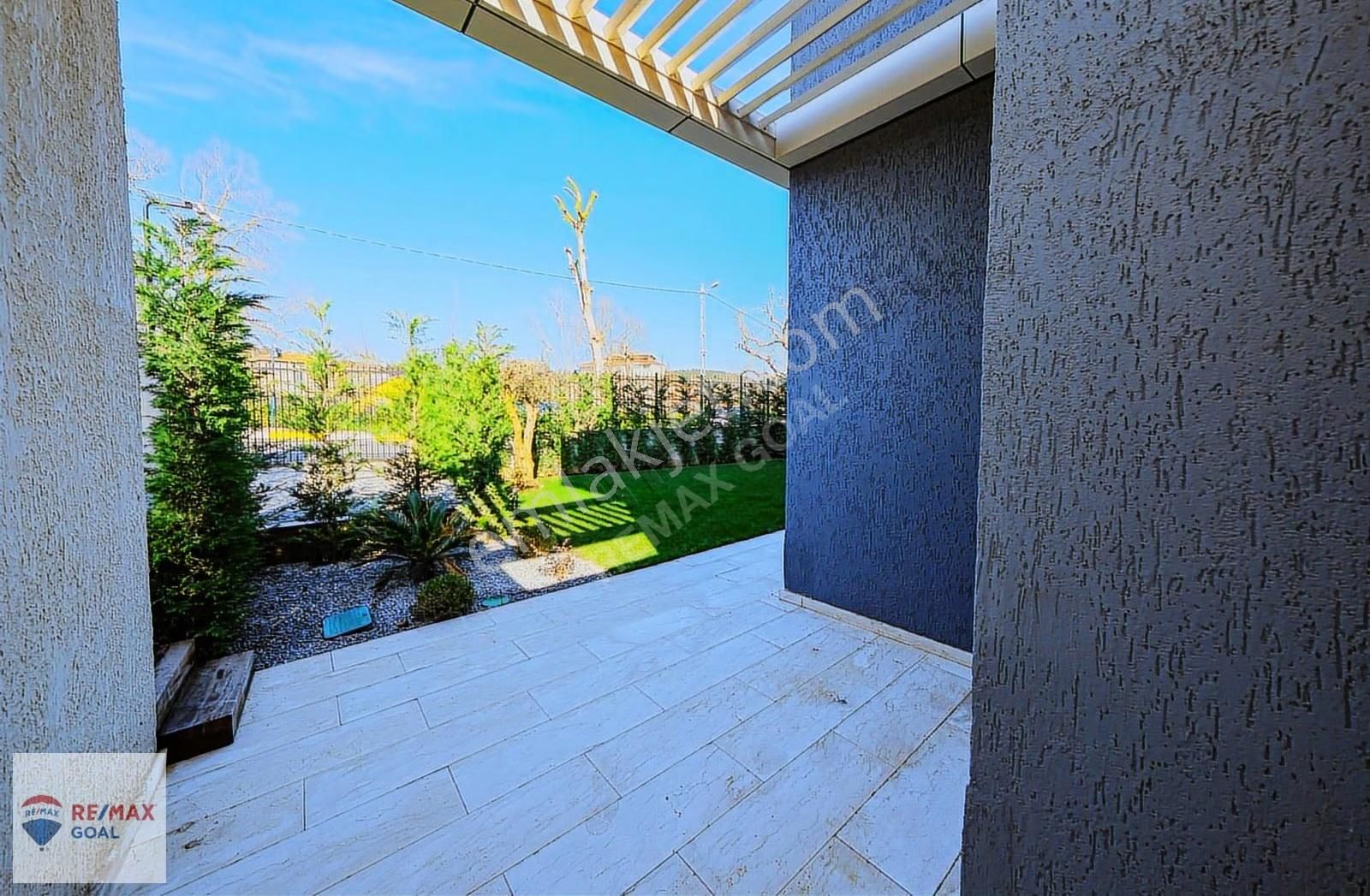 Vadi Zekeriyaköy'de 3 Katlı, Şömineli, Özel Bahçeli 194 M² 4+1 - Görsel 12