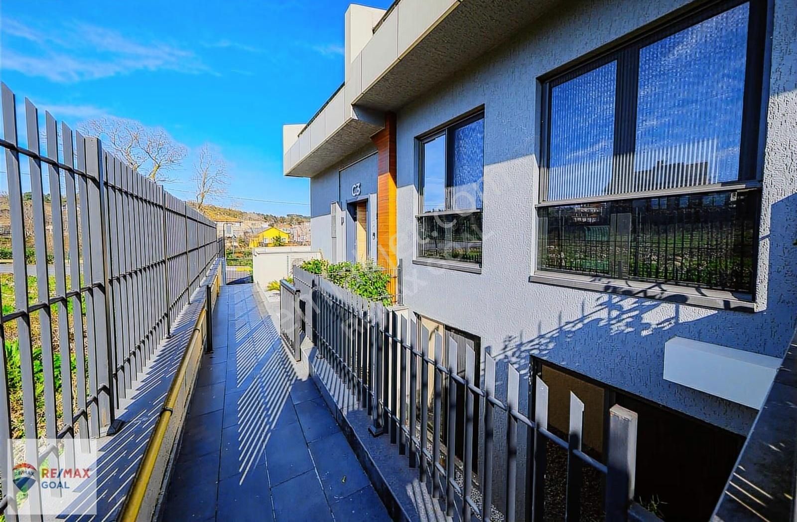 Vadi Zekeriyaköy'de 3 Katlı, Şömineli, Özel Bahçeli 194 M² 4+1 - Görsel 28