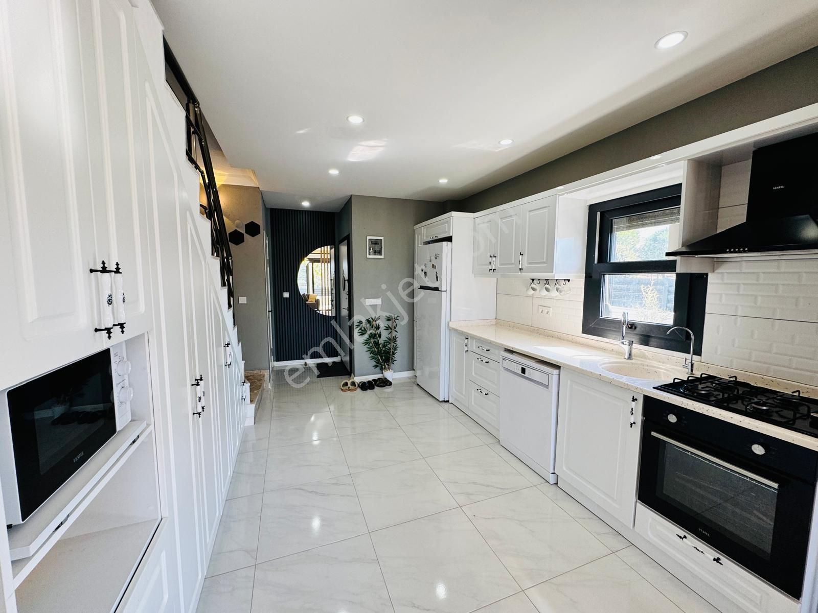 Didimde Satılık Havuzlu Geniş Bahçeli 4 Yaşında Şok Fiyat Villa - Görsel 22