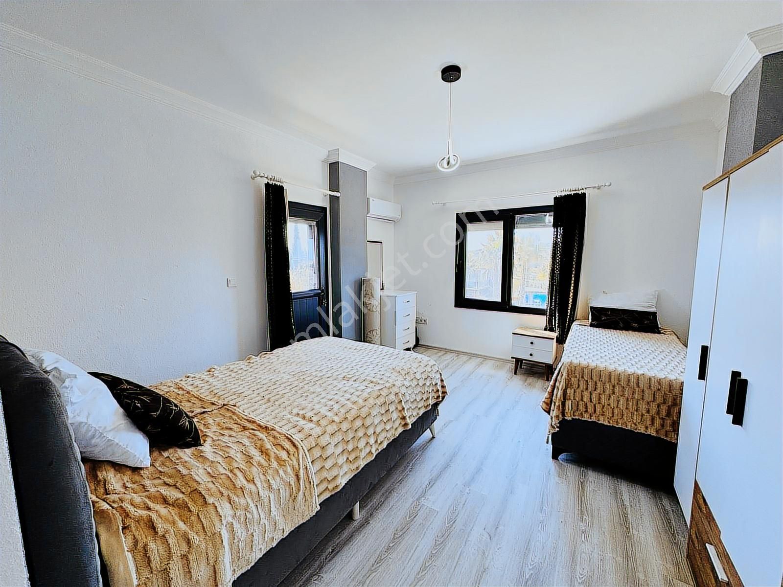 Didimde Satılık Havuzlu Geniş Bahçeli 4 Yaşında Şok Fiyat Villa - Görsel 12