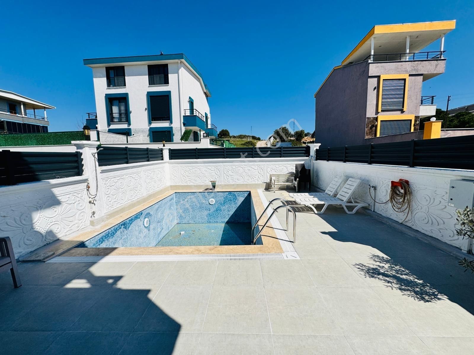 Didimde Satılık Havuzlu Geniş Bahçeli 4 Yaşında Şok Fiyat Villa - Görsel 4