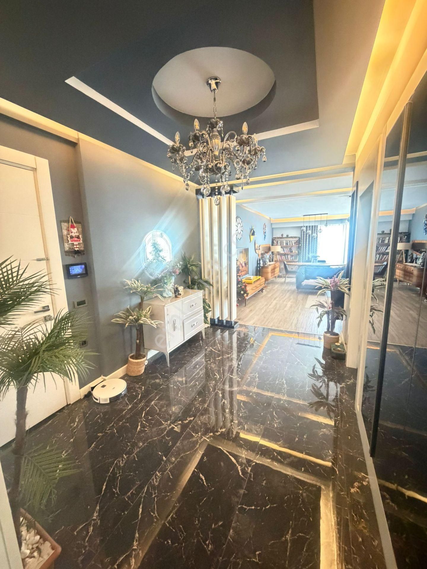 Yakakent Mahallesinde Site İçinde Havuzlu 3+1 Satılık Daire - Görsel 2