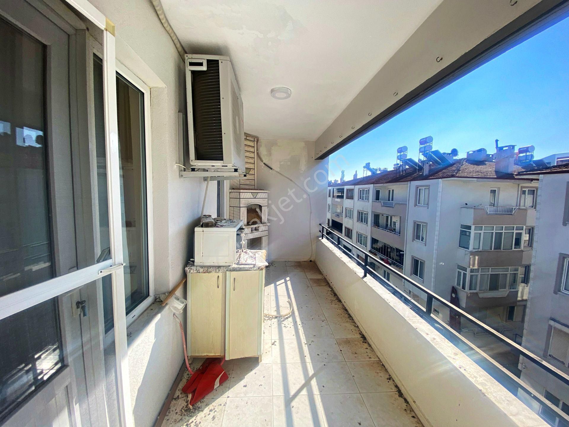 Aktif'ten Akçay'da Satılık Harika Fiyata Yüksek Kredili Havuzlu Ön Cephe 3+1daire - Görsel 19