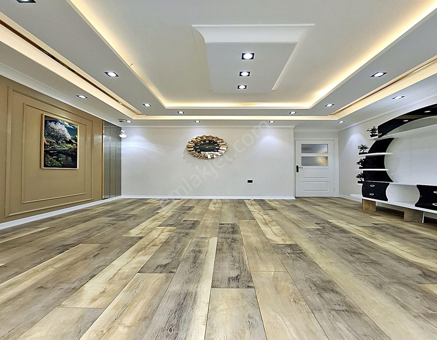 Metrobüse Marmara Parka Yakın Yüksek Kira Getirili 2+1 Arakat