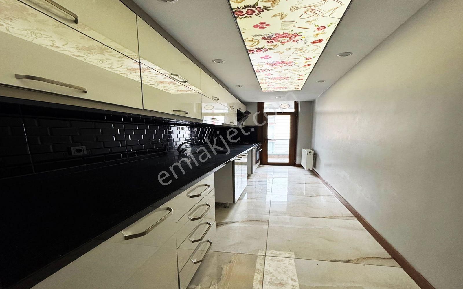 Metrobüse Marmara Parka Yakın Yüksek Kira Getirili 2+1 Arakat - Görsel 2