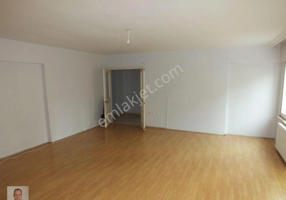 Çorlu Muhittin’in Kalbinde, Ufuk Tuvgan Sitesi’nde Geniş 3+1kombili Kiralık Daire - Görsel 21